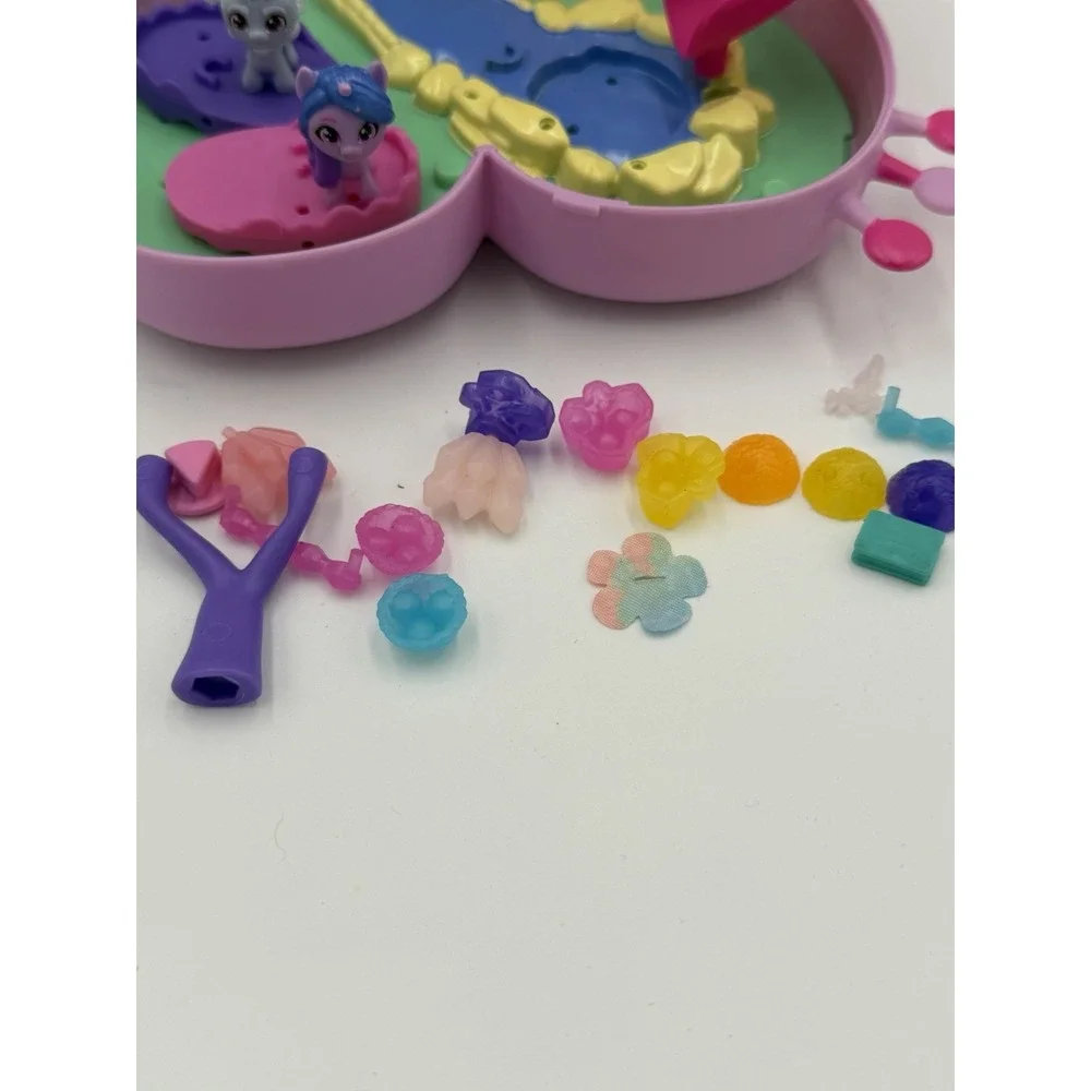 My Little Pony Mini World Magic Heart Carry Case Playset w/ 2 Pony‎ Figures &